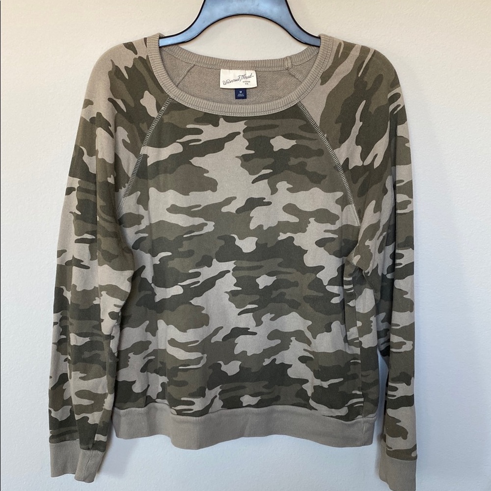 Universal Thread Camouflage Print Crew Neck Sweatshirt